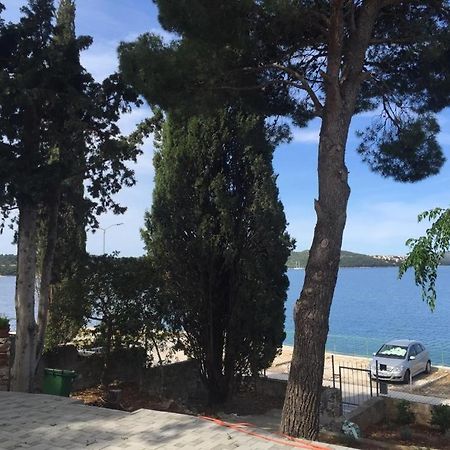 Апартаменты Cozy Place On The Beach Трогир Экстерьер фото